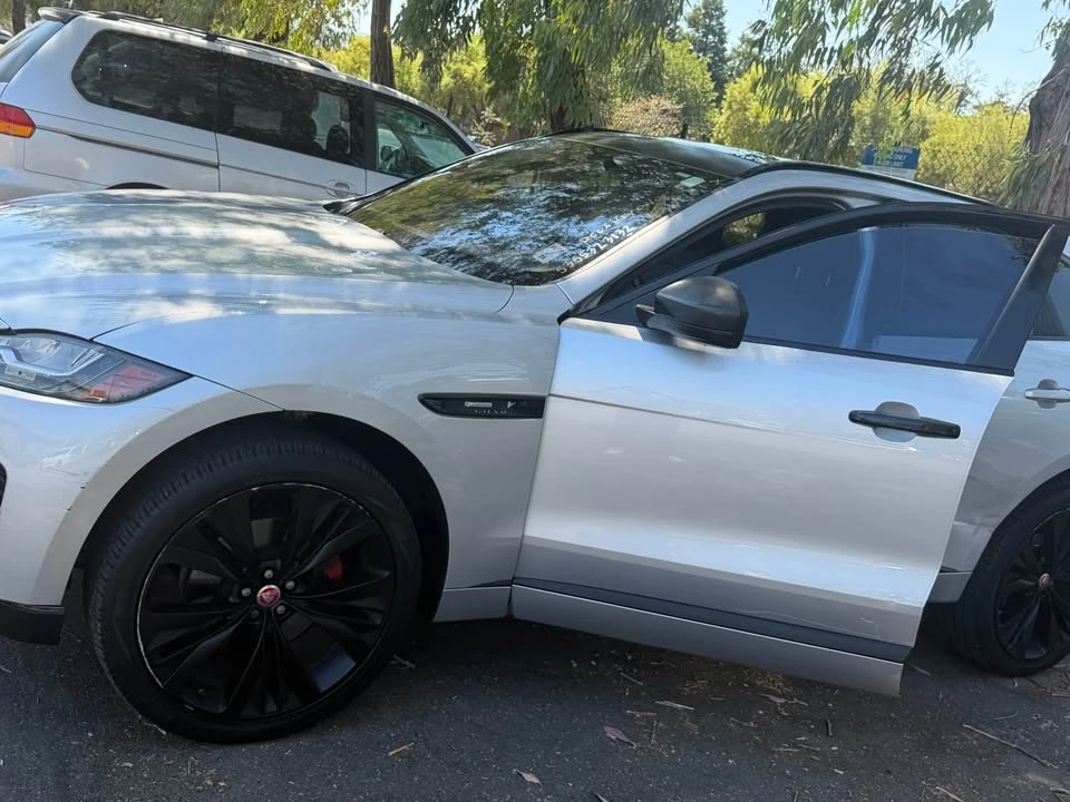 2017 Jaguar F-Pace - Image 4 of 11