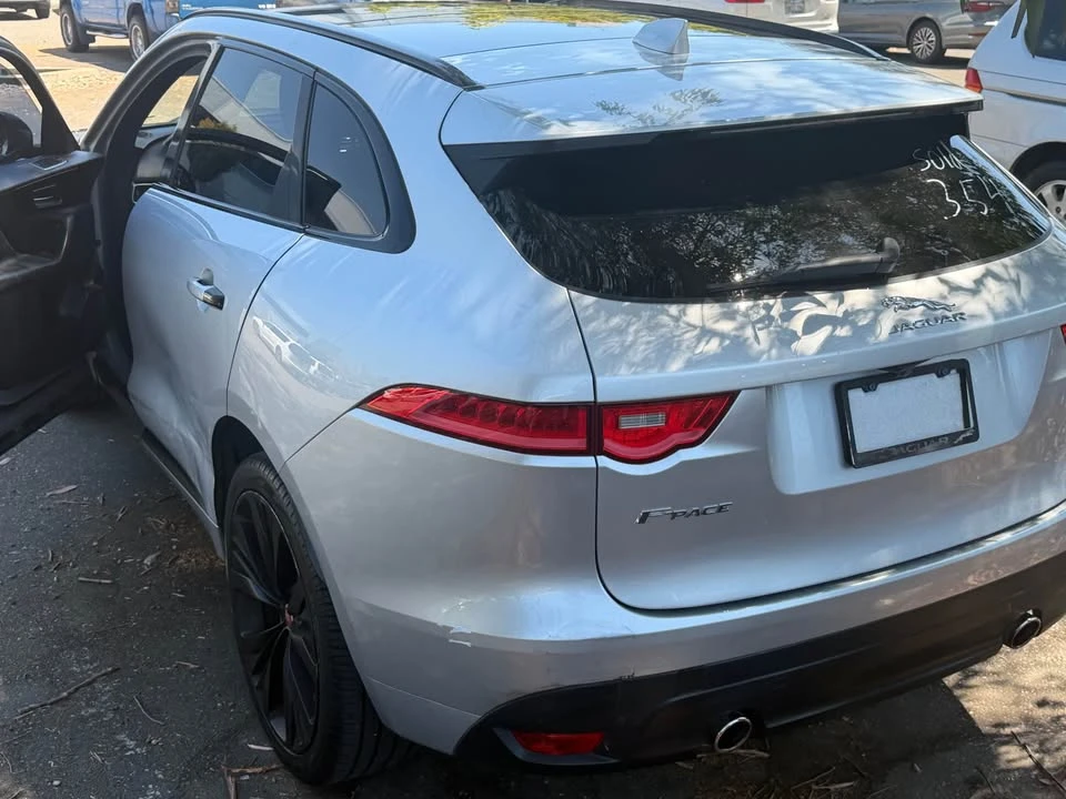2017 Jaguar F-Pace - Image 2 of 11