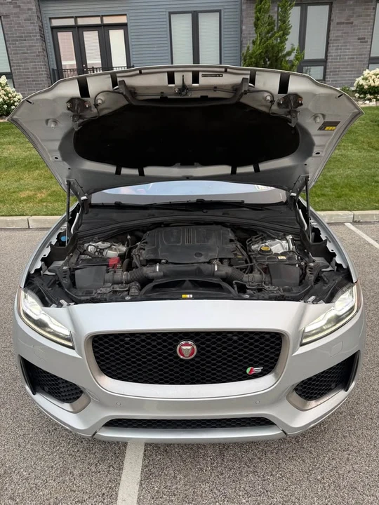 2017 Jaguar F-Pace - Image 8 of 14