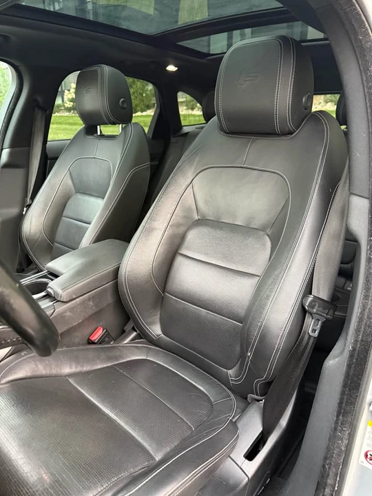 2017 Jaguar F-Pace - Image 5 of 14