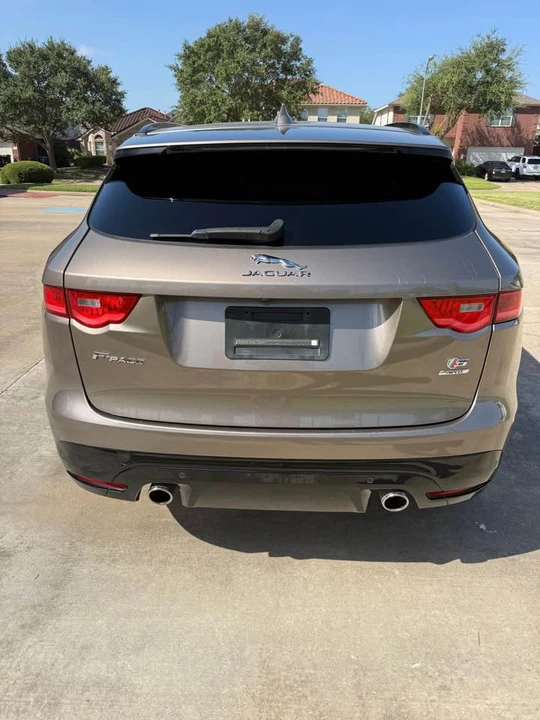 2017 Jaguar F-Pace - Image 2 of 19