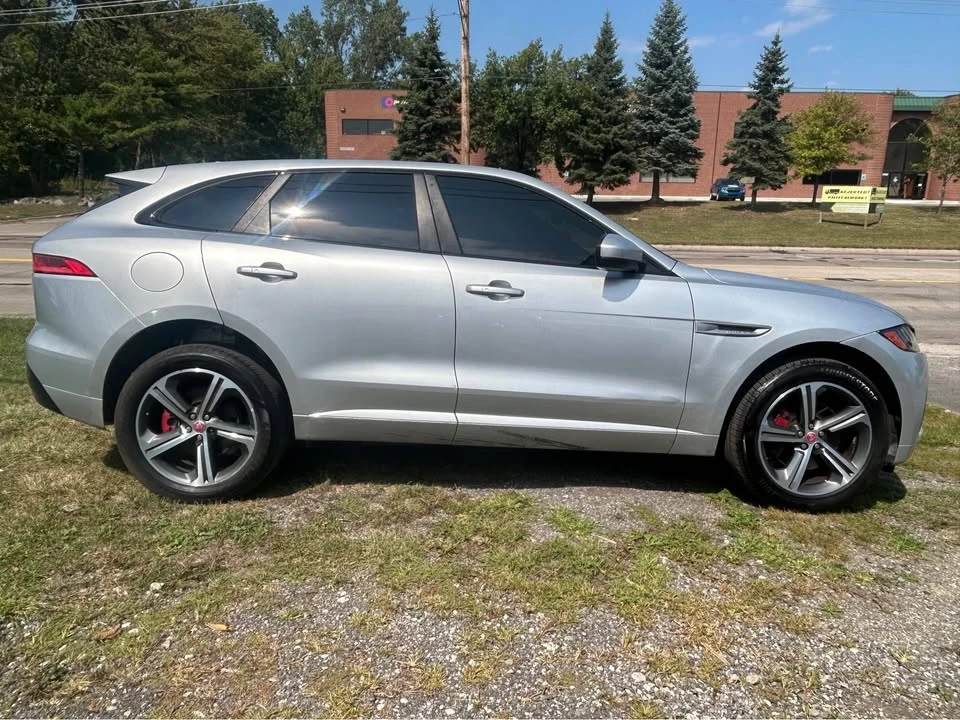 2017 Jaguar F-Pace - Image 5 of 18