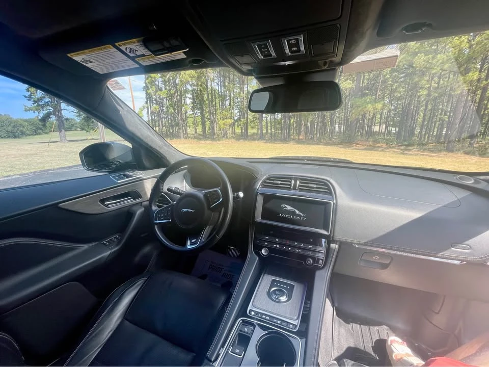 2017 Jaguar F-Pace - Image 9 of 11