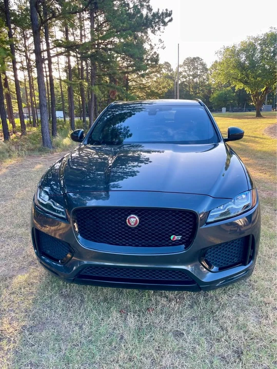 2017 Jaguar F-Pace - Image 3 of 11