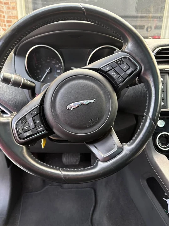 2017 Jaguar F-Pace - Image 9 of 13