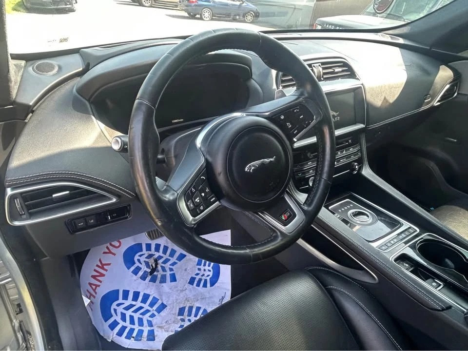 2017 Jaguar F-Pace - Image 15 of 18