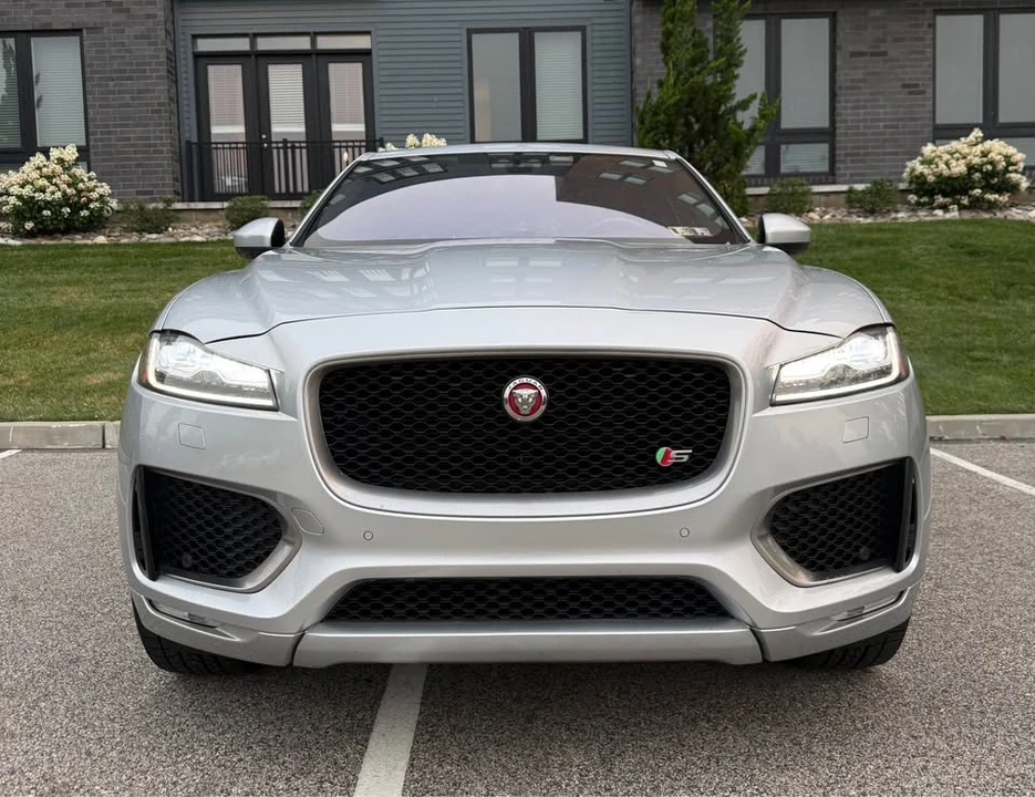 2017 Jaguar F-Pace - Image 3 of 14