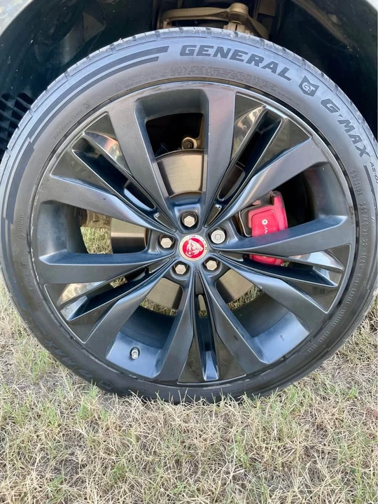 2017 Jaguar F-Pace - Image 5 of 11
