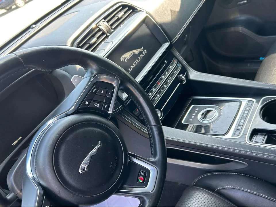 2017 Jaguar F-Pace - Image 16 of 18