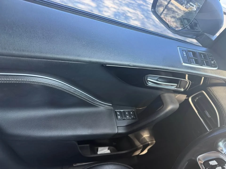 2017 Jaguar F-Pace - Image 8 of 11