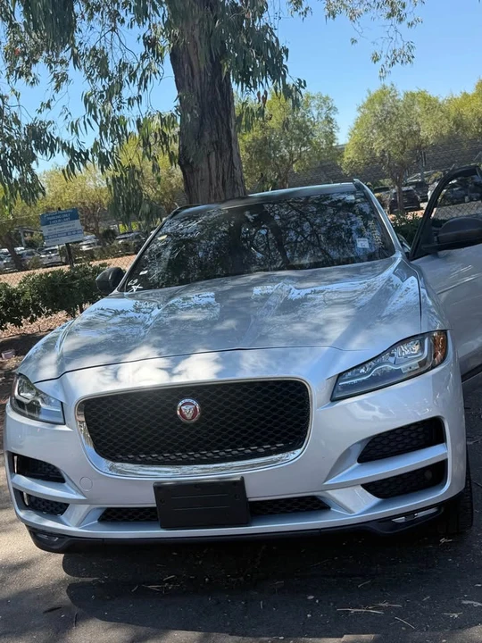 2017 Jaguar F-Pace - Image 4 of 10