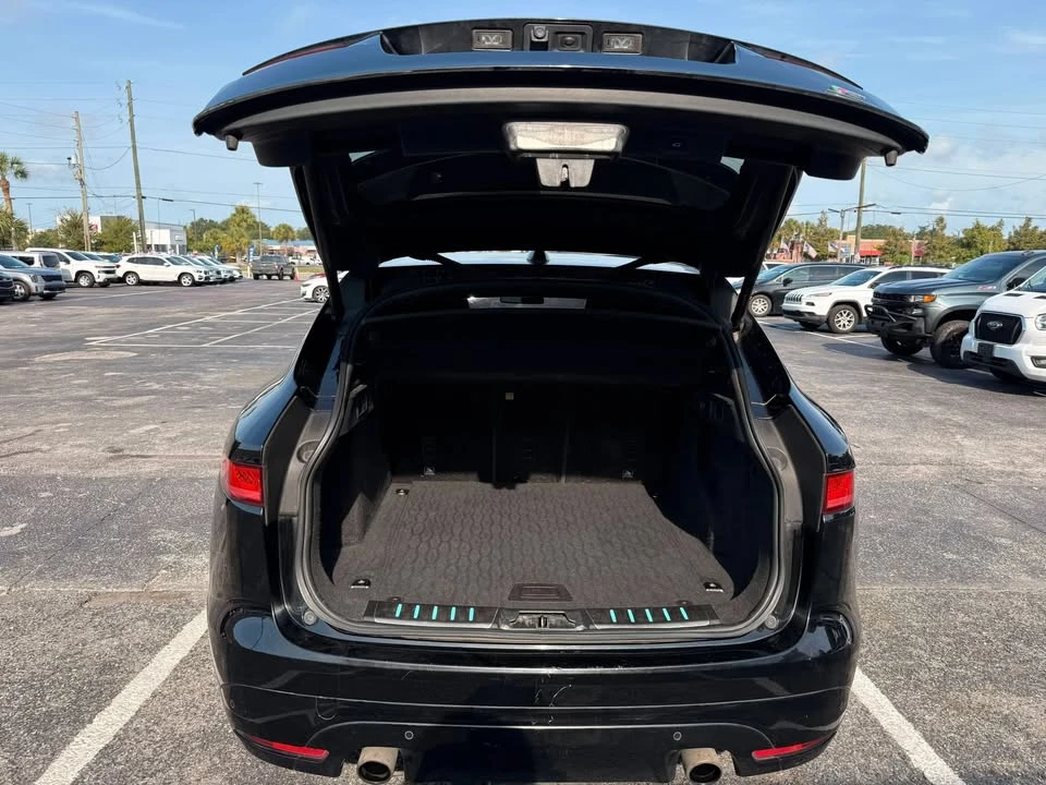 2017 Jaguar F-Pace - Image 10 of 20
