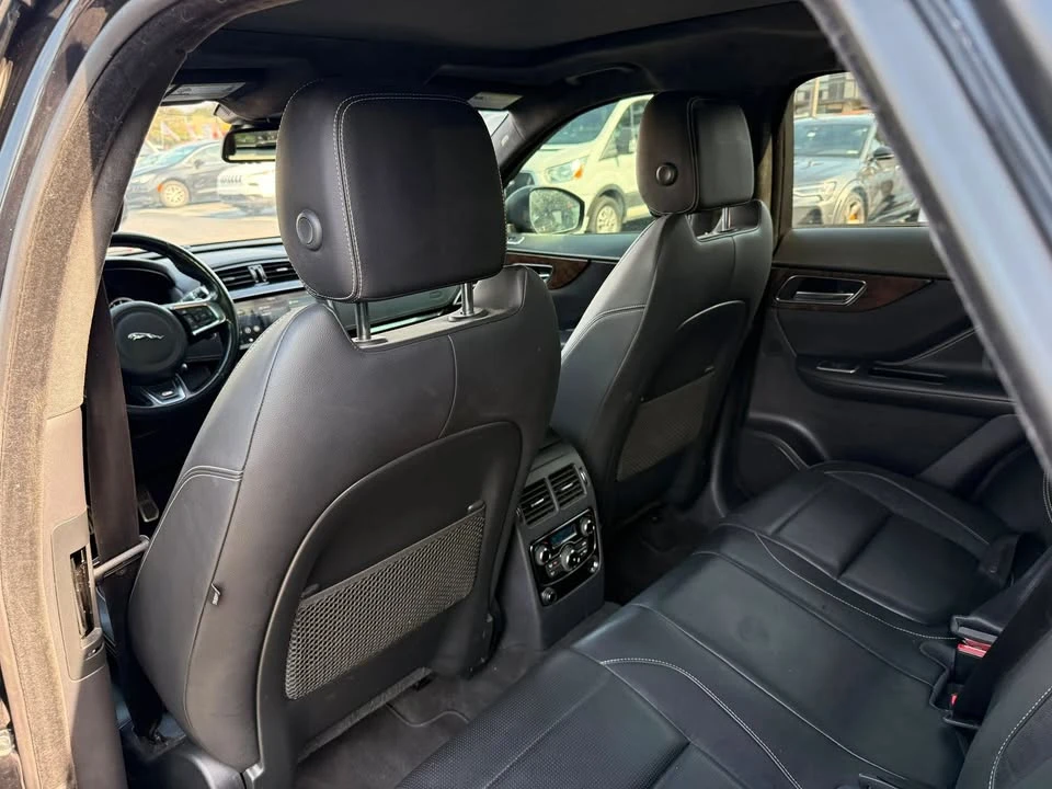 2017 Jaguar F-Pace - Image 18 of 20