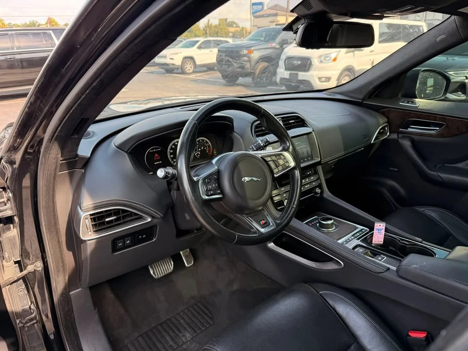 2017 Jaguar F-Pace - Image 16 of 20