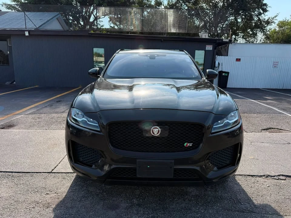 2017 Jaguar F-Pace - Image 2 of 20