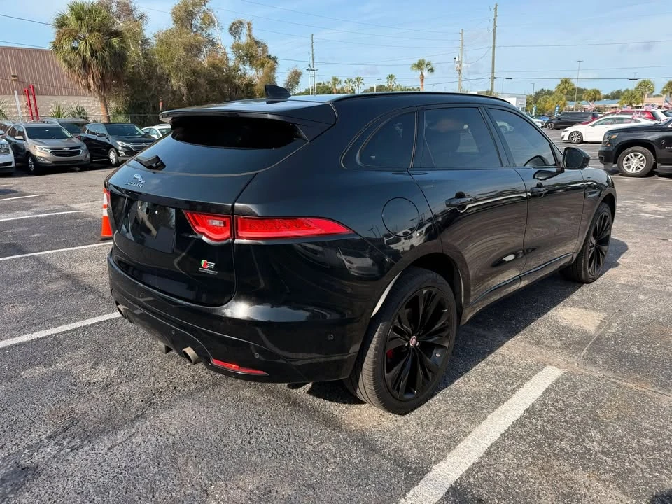 2017 Jaguar F-Pace - Image 8 of 20