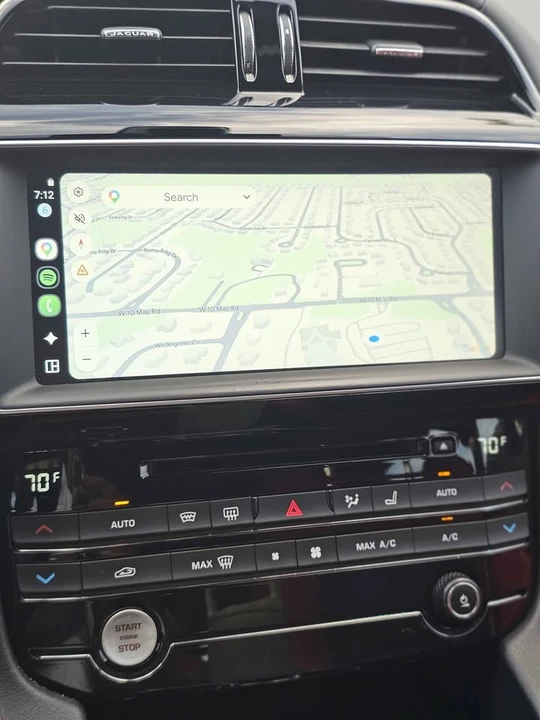 2017 Jaguar F-Pace - Image 13 of 14