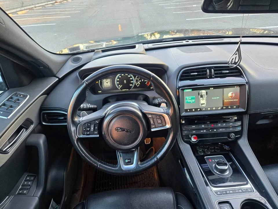 2017 Jaguar F-Pace - Image 19 of 20