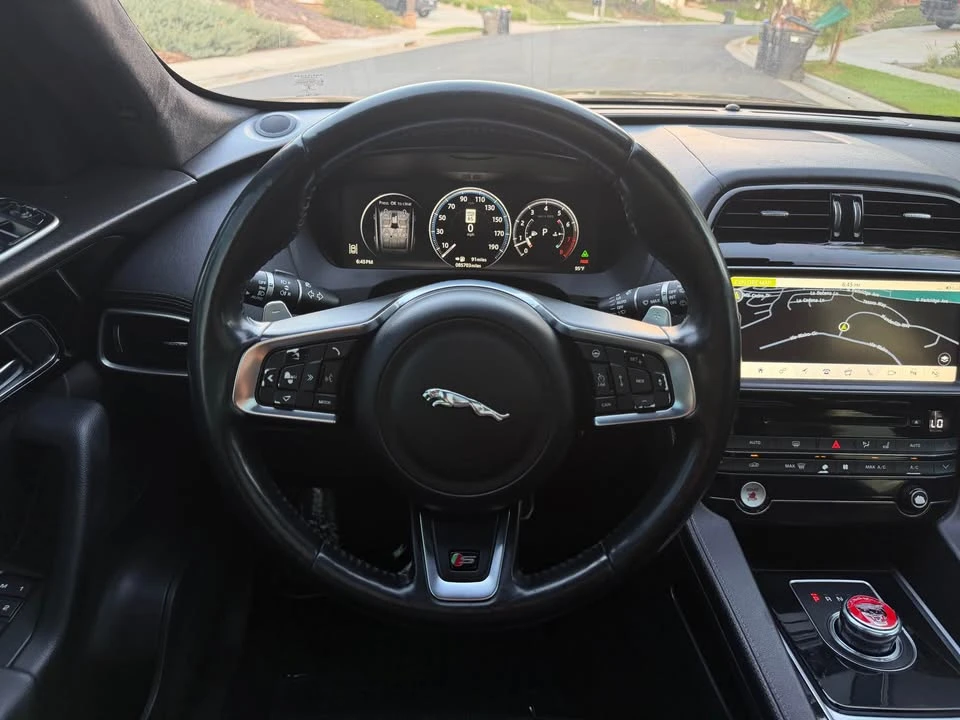 2017 Jaguar F-Pace - Image 12 of 18