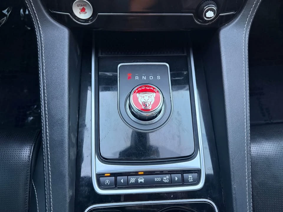 2017 Jaguar F-Pace - Image 10 of 16