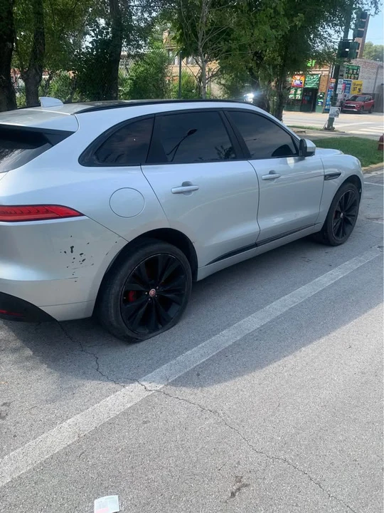 2017 Jaguar F-Pace - Image 3 of 3