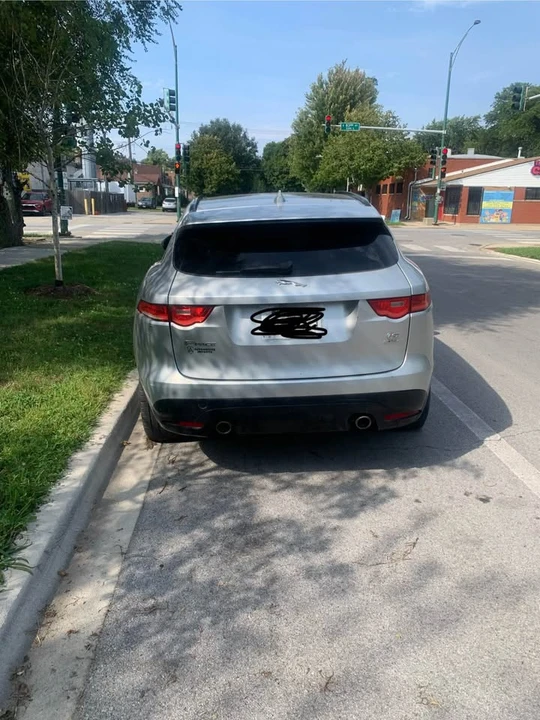 2017 Jaguar F-Pace - Image 2 of 3