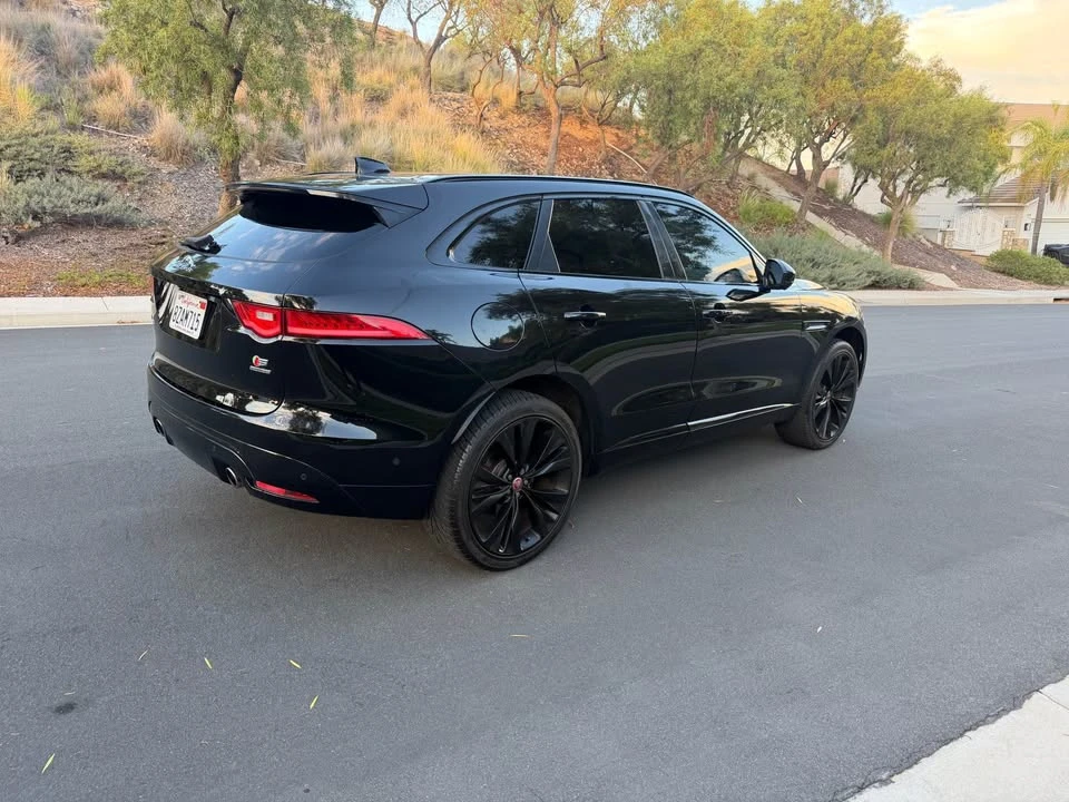 2017 Jaguar F-Pace - Image 7 of 18