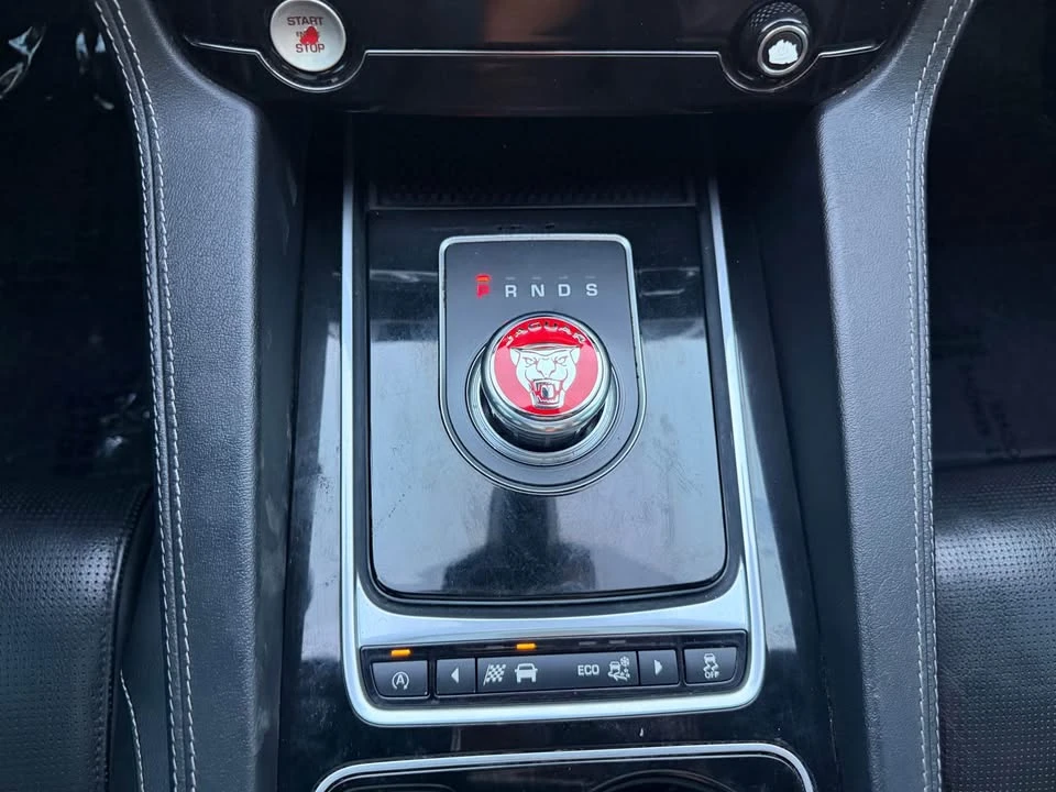 2017 Jaguar F-Pace - Image 16 of 18