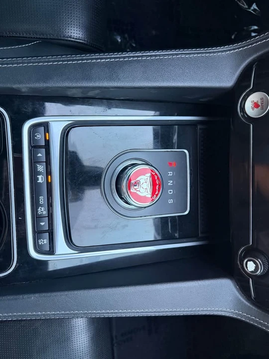 2017 Jaguar F-Pace - Image 16 of 18
