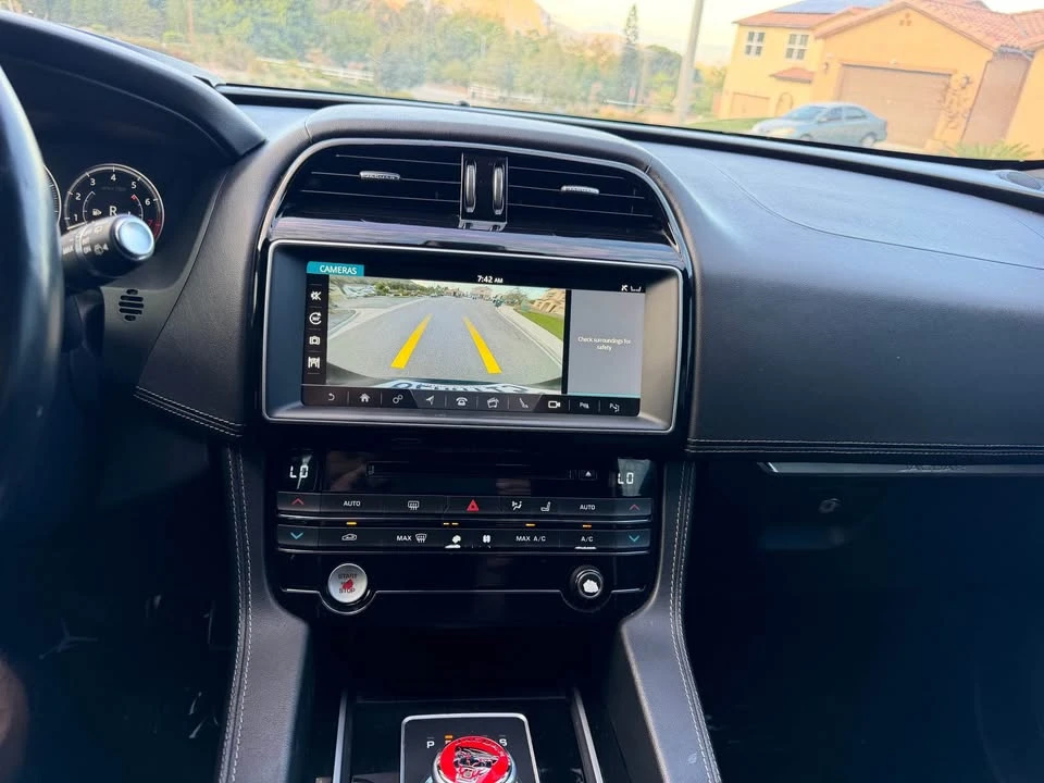 2017 Jaguar F-Pace - Image 12 of 20