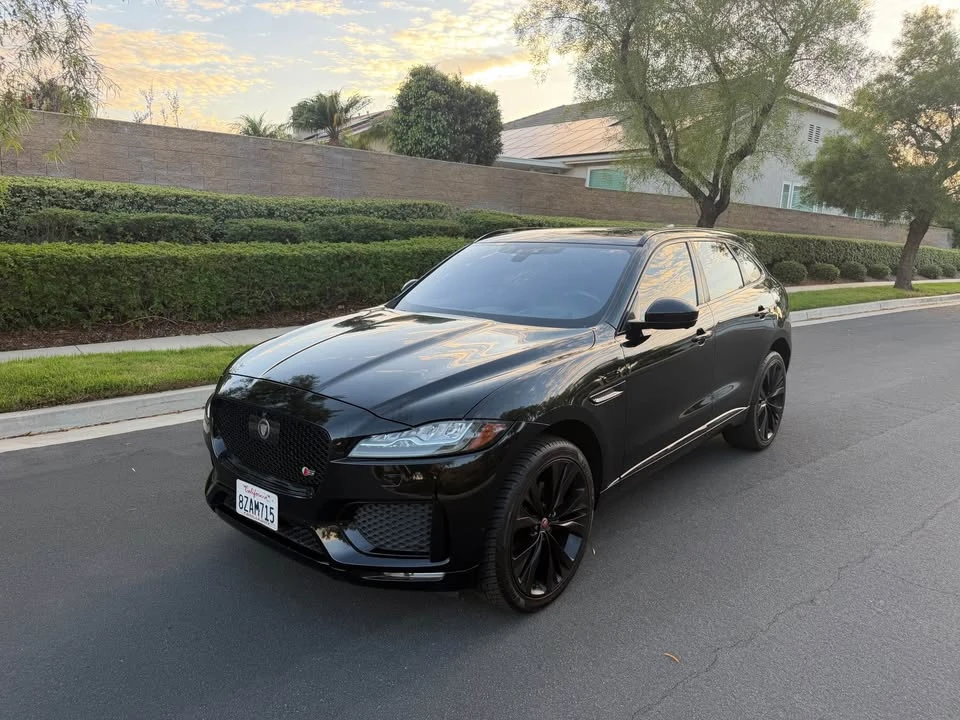 2017 Jaguar F-Pace - Image 2 of 16