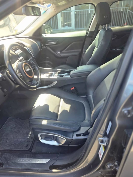 2017 Jaguar F-Pace - Image 7 of 15