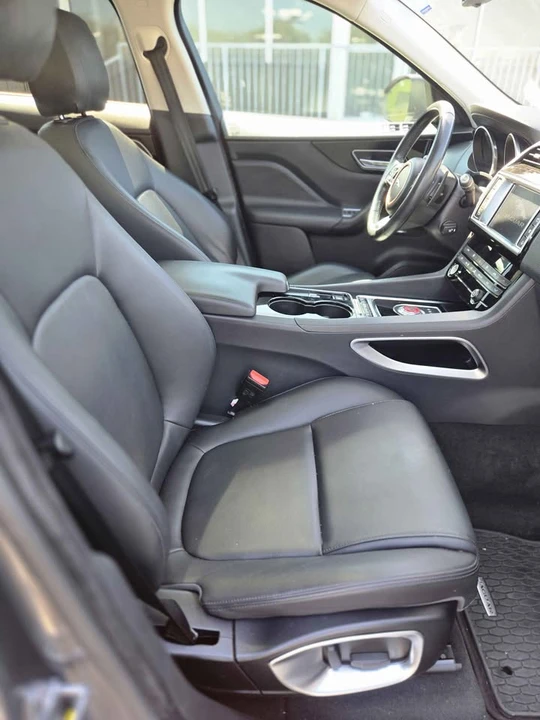 2017 Jaguar F-Pace - Image 8 of 15