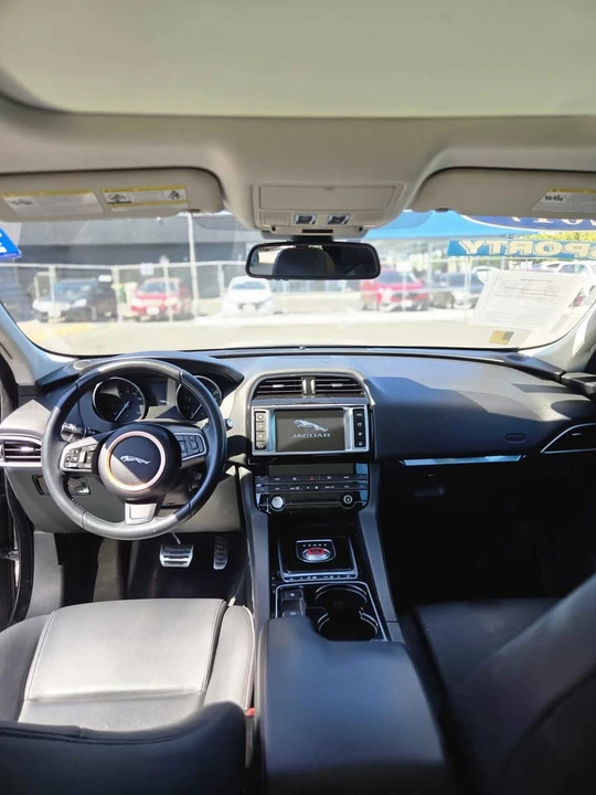 2017 Jaguar F-Pace - Image 15 of 15