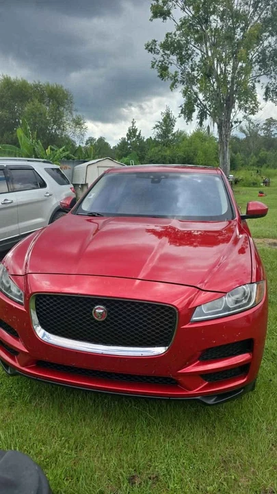 2017 Jaguar F-Pace - Image 2 of 8