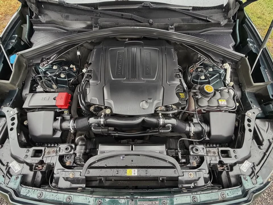 2017 Jaguar F-Pace - Image 19 of 20