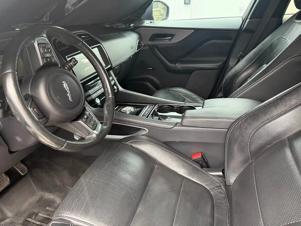 2017 Jaguar F-Pace - Image 4 of 11