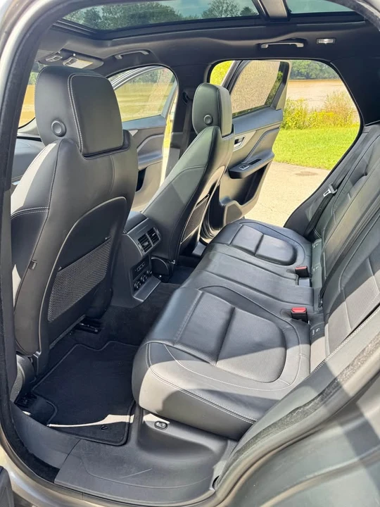 2017 Jaguar F-Pace - Image 8 of 10