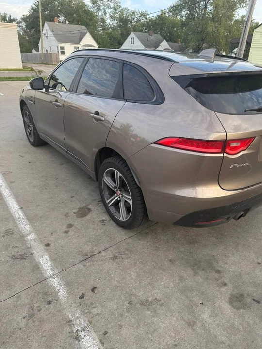 2017 Jaguar F-Pace - Image 4 of 6