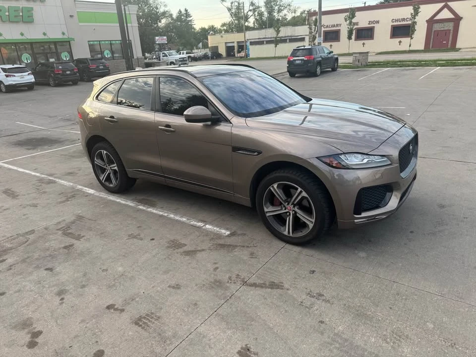 2017 Jaguar F-Pace - Image 3 of 6