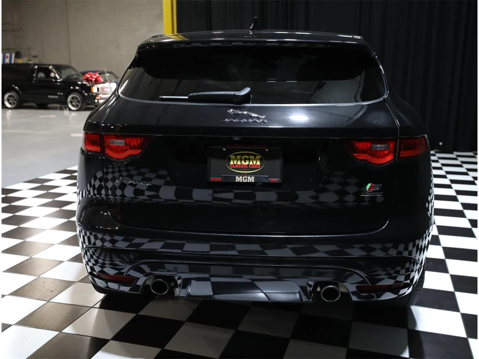 2017 Jaguar F-Pace - Image 21 of 31