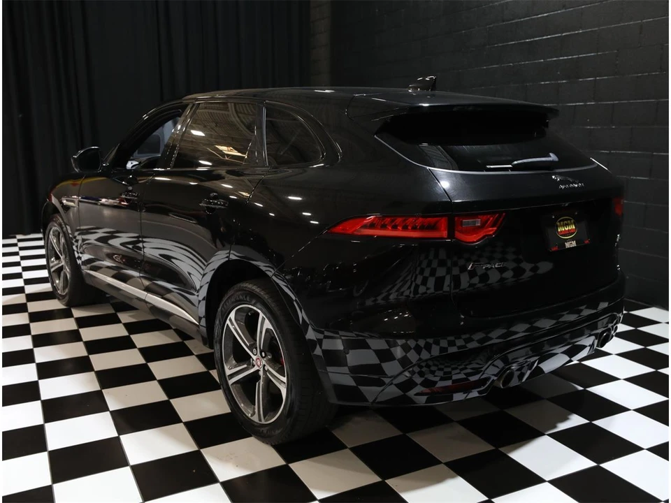 2017 Jaguar F-Pace - Image 25 of 31