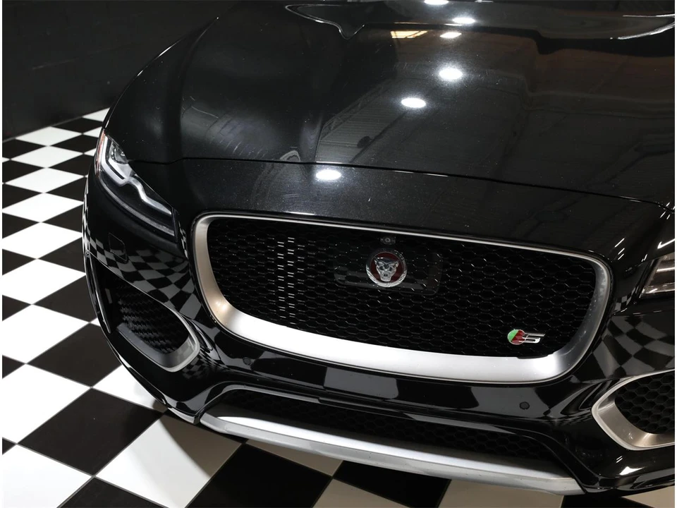 2017 Jaguar F-Pace - Image 13 of 31