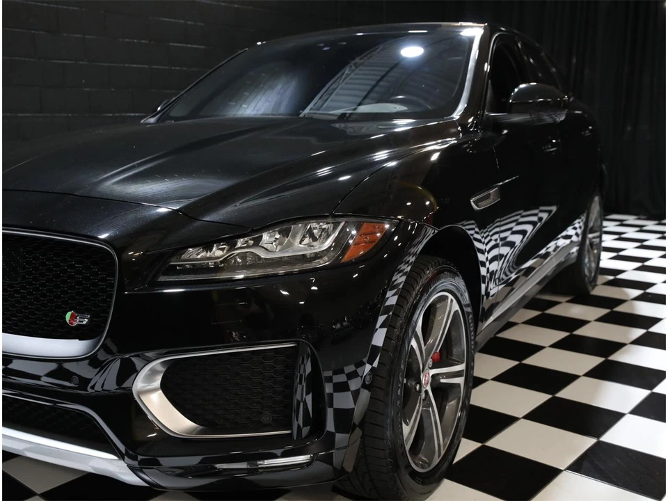 2017 Jaguar F-Pace - Image 9 of 31
