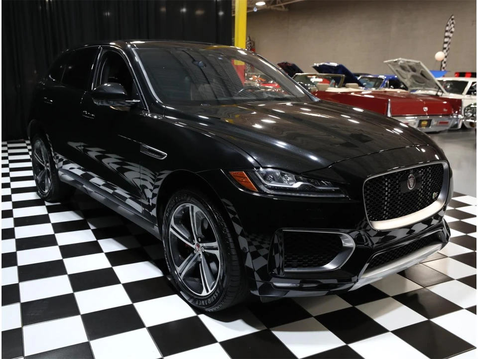 2017 Jaguar F-Pace - Image 14 of 31