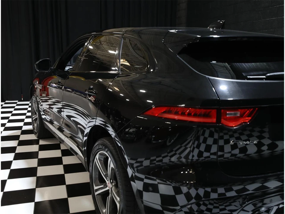 2017 Jaguar F-Pace - Image 26 of 31