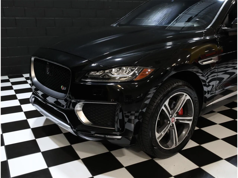 2017 Jaguar F-Pace - Image 7 of 31