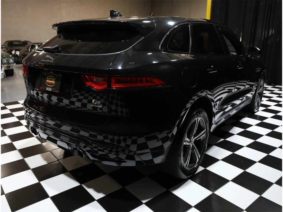 2017 Jaguar F-Pace - Image 19 of 31