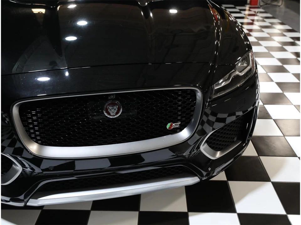 2017 Jaguar F-Pace - Image 12 of 31