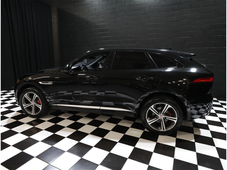2017 Jaguar F-Pace - Image 28 of 31